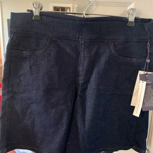 NYDJ Pull on shorts size 8